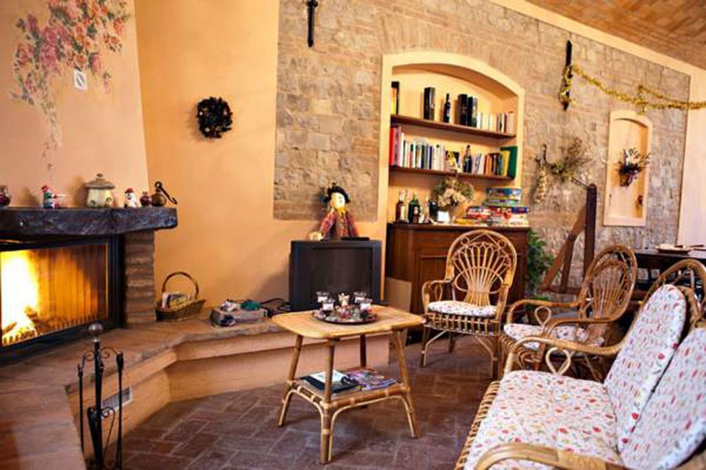 Agriturismo Il Brugnolo Скандіано Екстер'єр фото